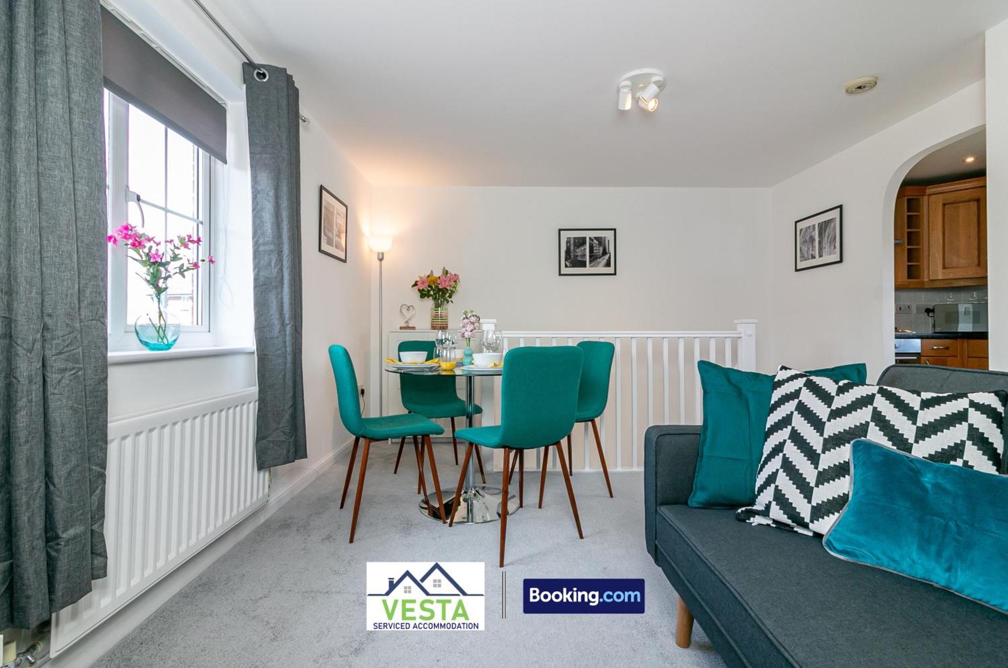 Three Bedroom Apartment By Vesta Serviced Accommodation & Short Lets Hatfield With Free Parking Bagian luar foto