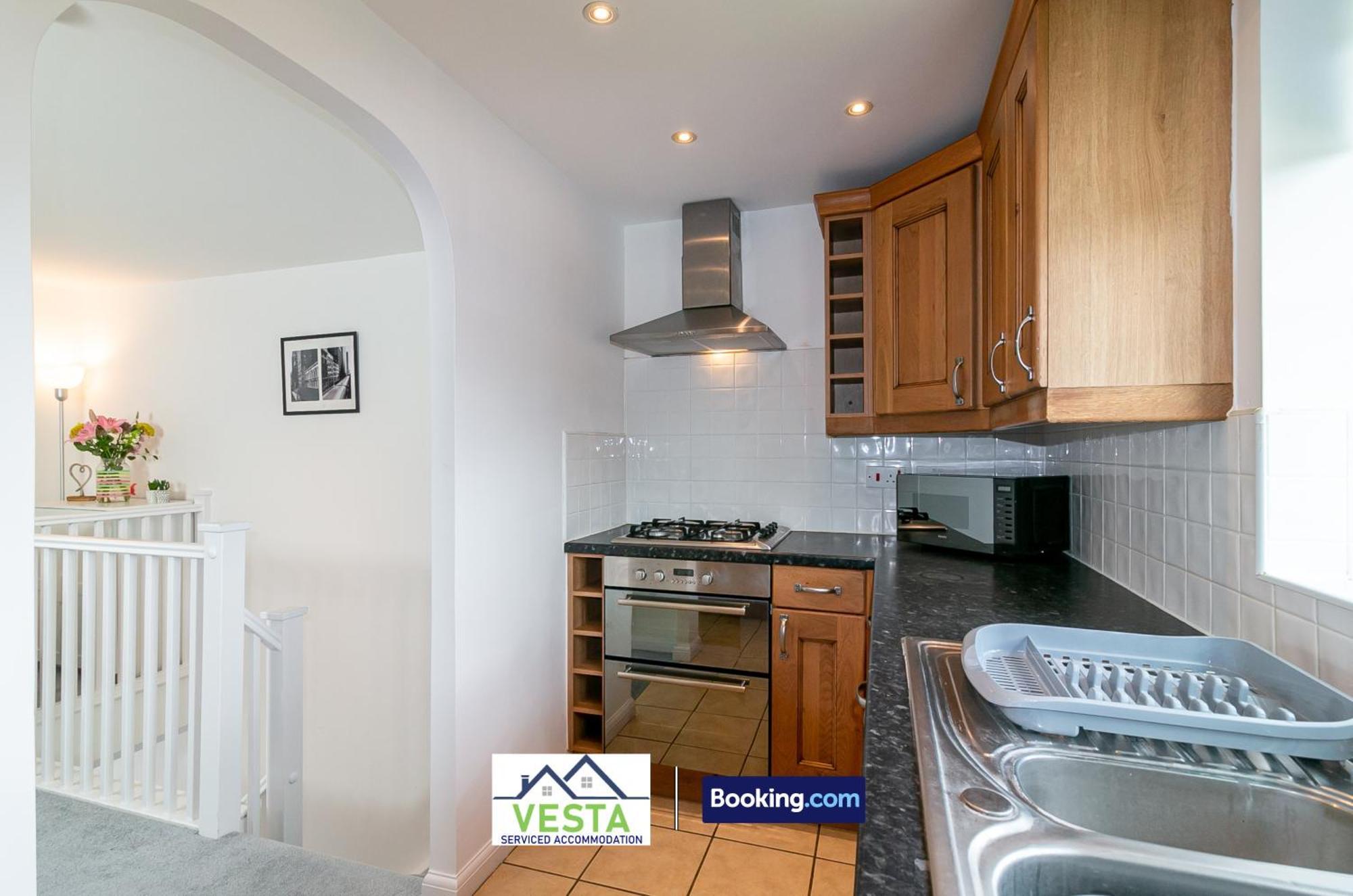 Three Bedroom Apartment By Vesta Serviced Accommodation & Short Lets Hatfield With Free Parking Bagian luar foto