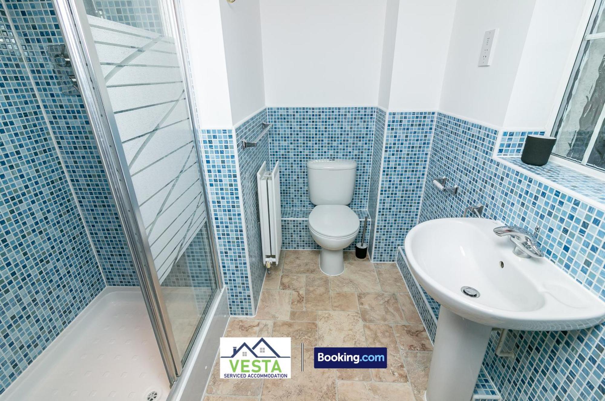 Three Bedroom Apartment By Vesta Serviced Accommodation & Short Lets Hatfield With Free Parking Bagian luar foto