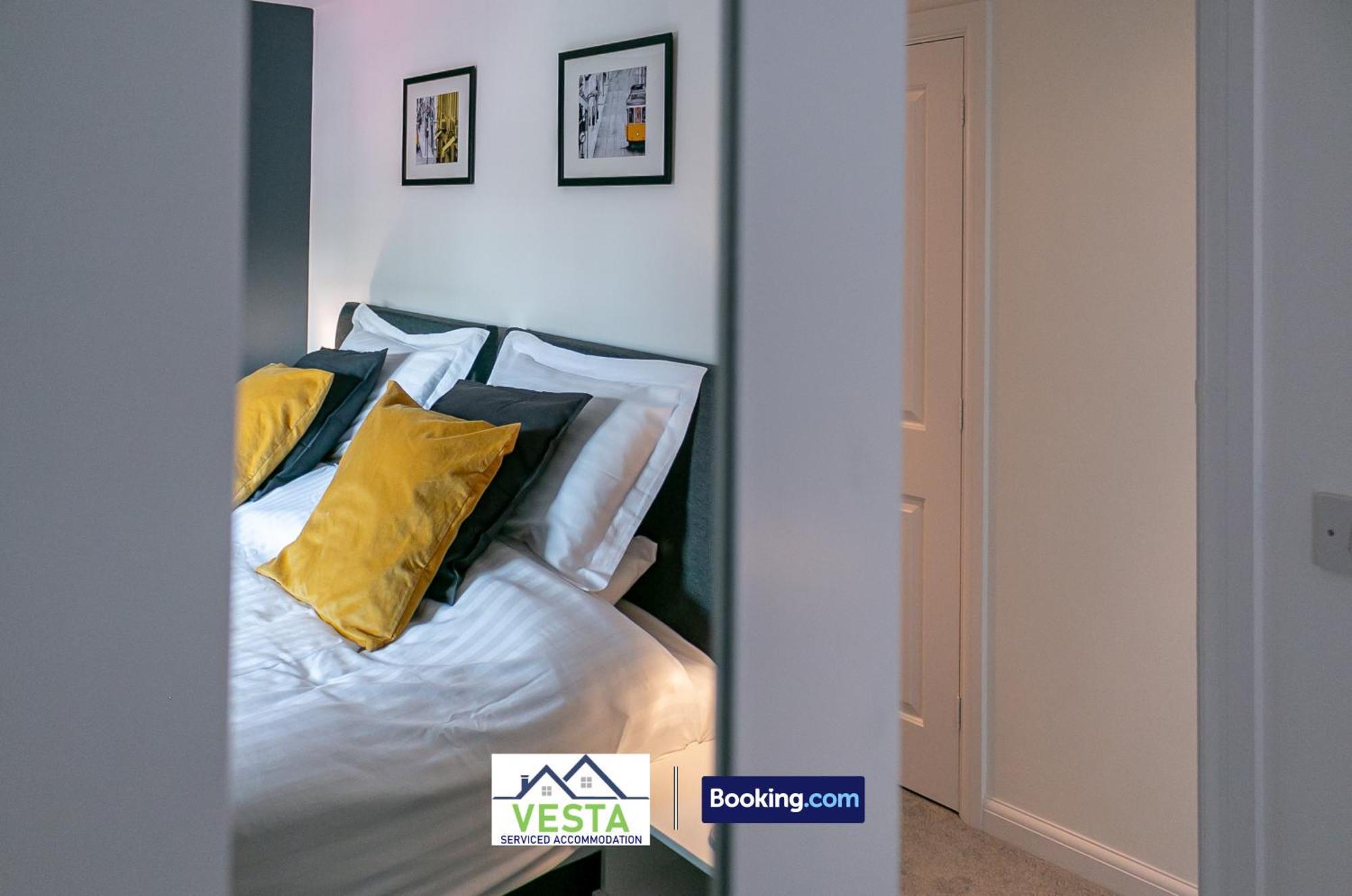 Three Bedroom Apartment By Vesta Serviced Accommodation & Short Lets Hatfield With Free Parking Bagian luar foto